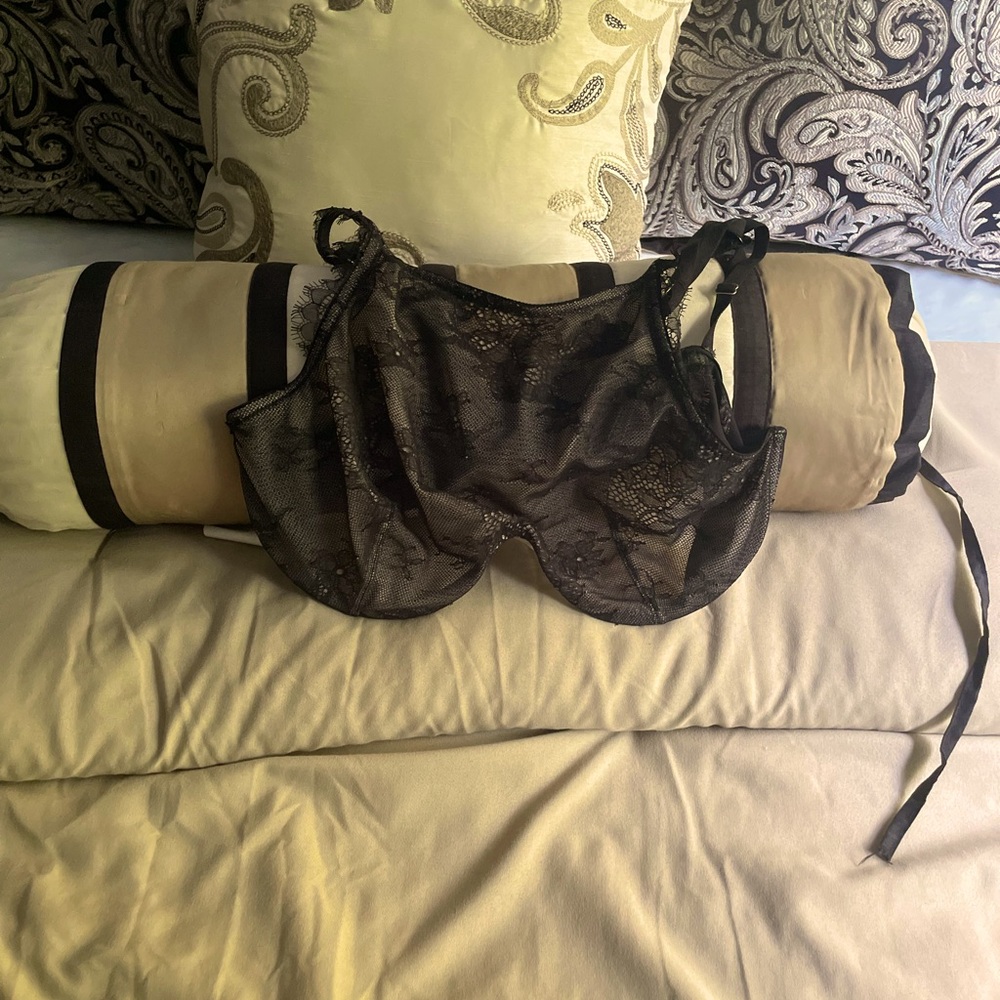 Victoria Secret 34 F Bra